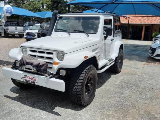 TROLLER T4 2.8 TETO RÍGIDO 12V TURBO INTERCOOLER DIESEL 2P MANUAL